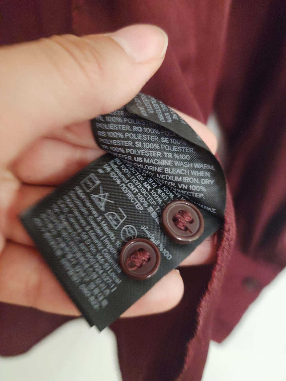 H&M Long-Sleeve Button-Down Shirt in Burgundy- Medium - Picture 9 of 9